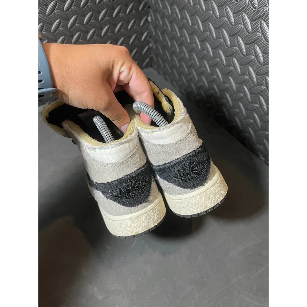 Jordan 1 Mid SE Craft Inside Out Tech Grey Youth 4.5Y Grey White FD9091-002‎